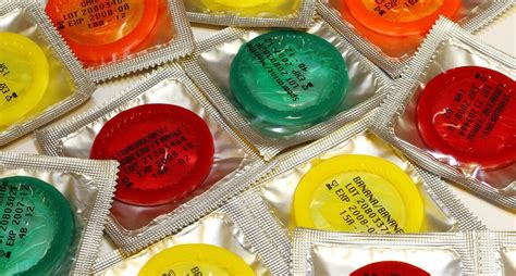 Blowjob ohne Kondom gegen Aufpreis Erotik Massage Floreffe